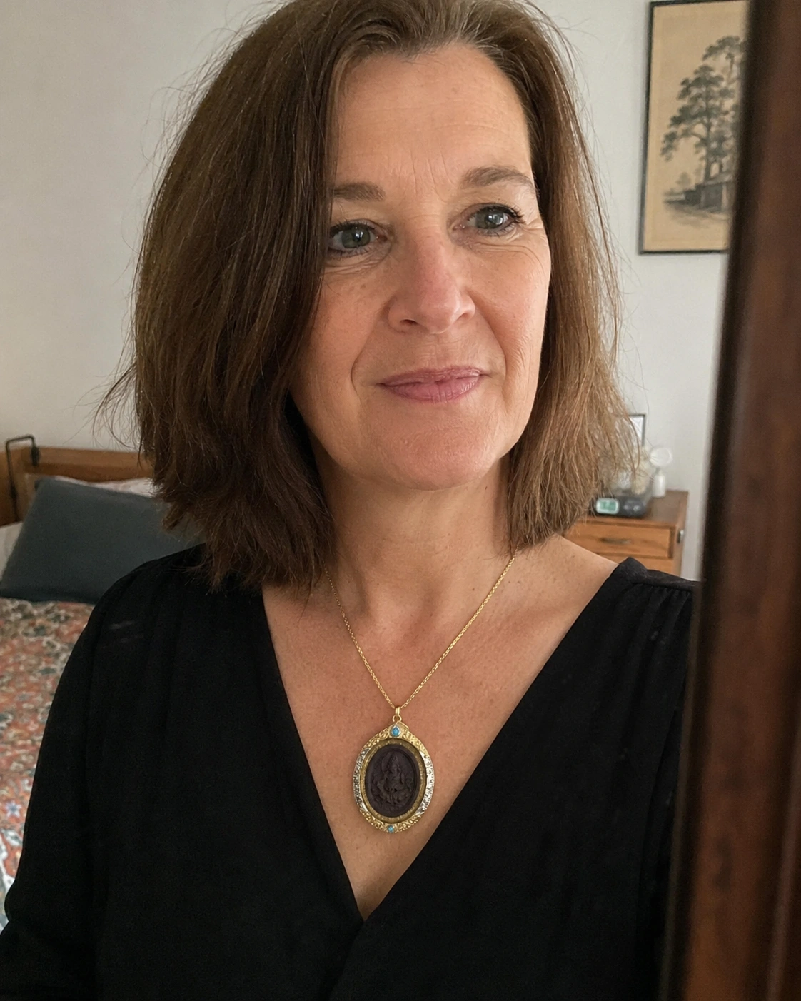 Banded agate necklace worn at a cafe
