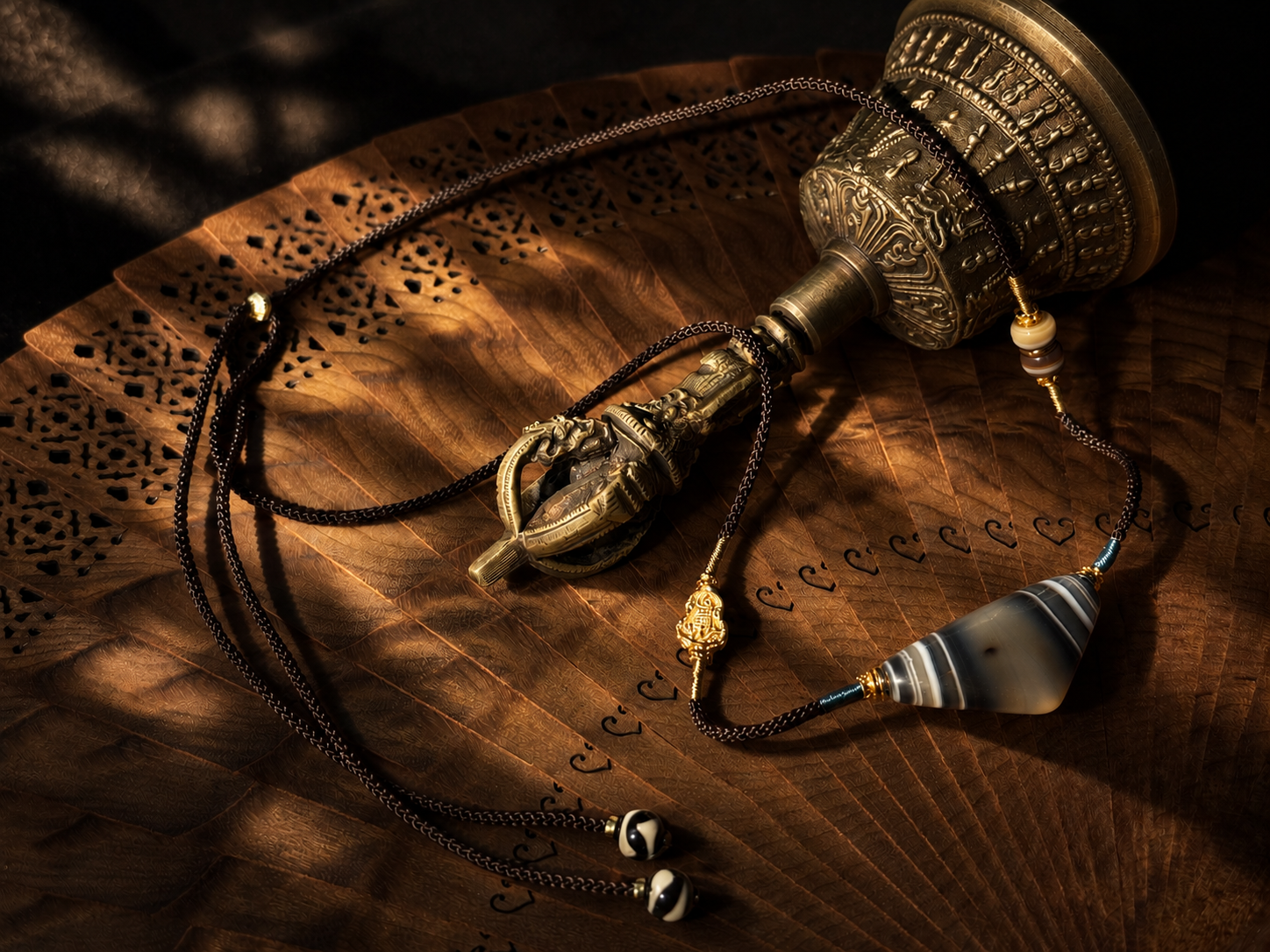 Blue Dyed Ox Horn Vajra Choker - Image 3